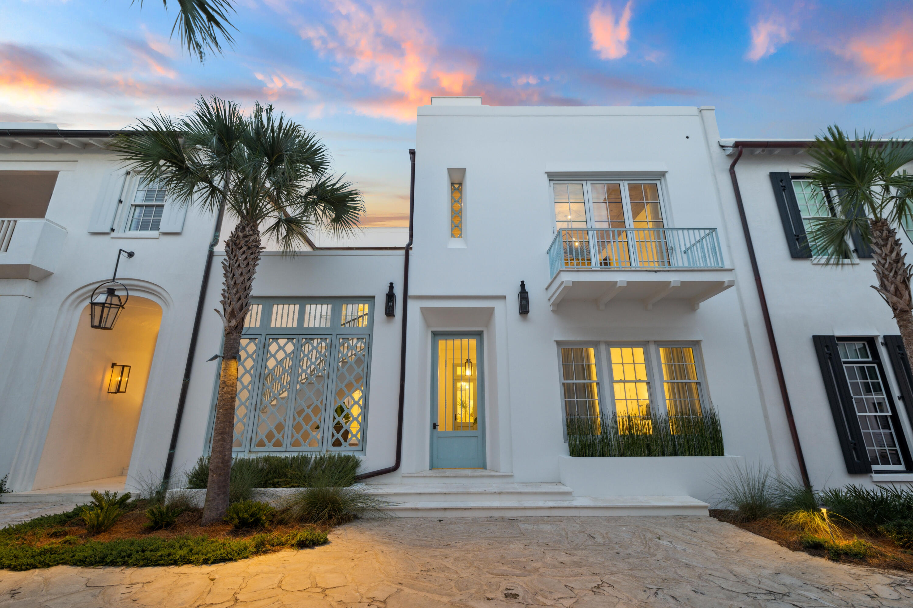 13 La Garza Ct