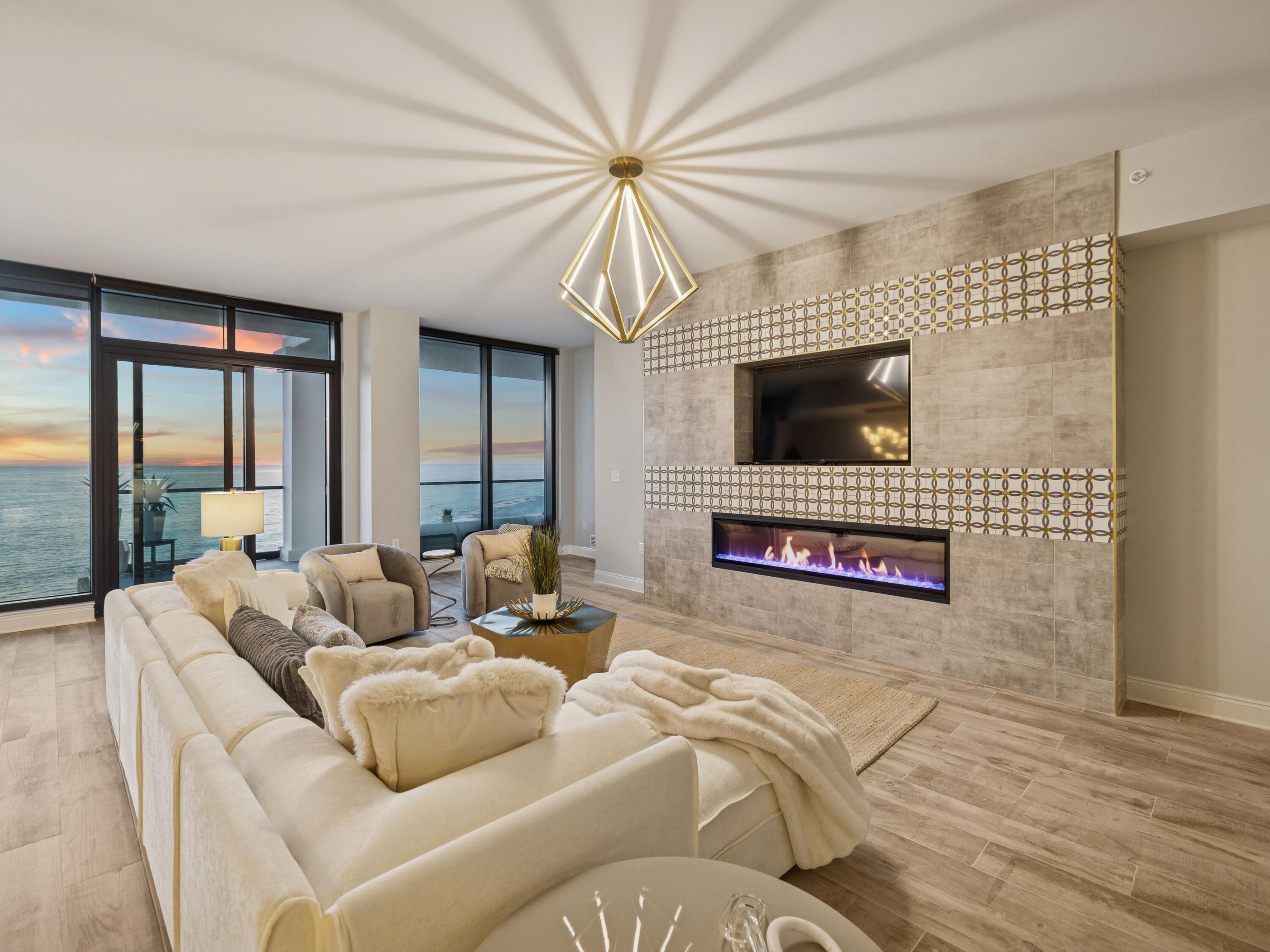 4463 W County Highway 30A UNIT 302