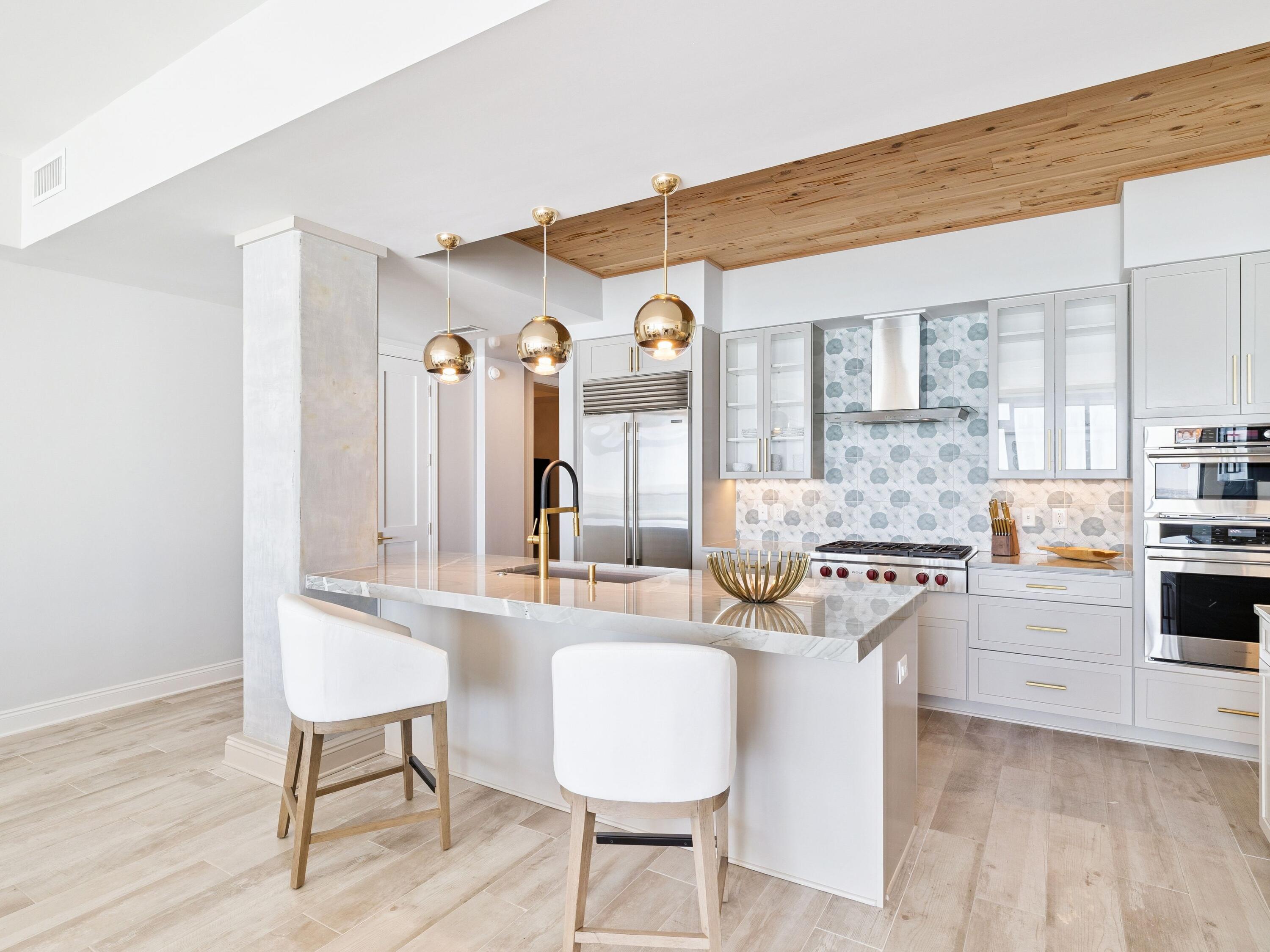 4463 W County Highway 30A UNIT 302