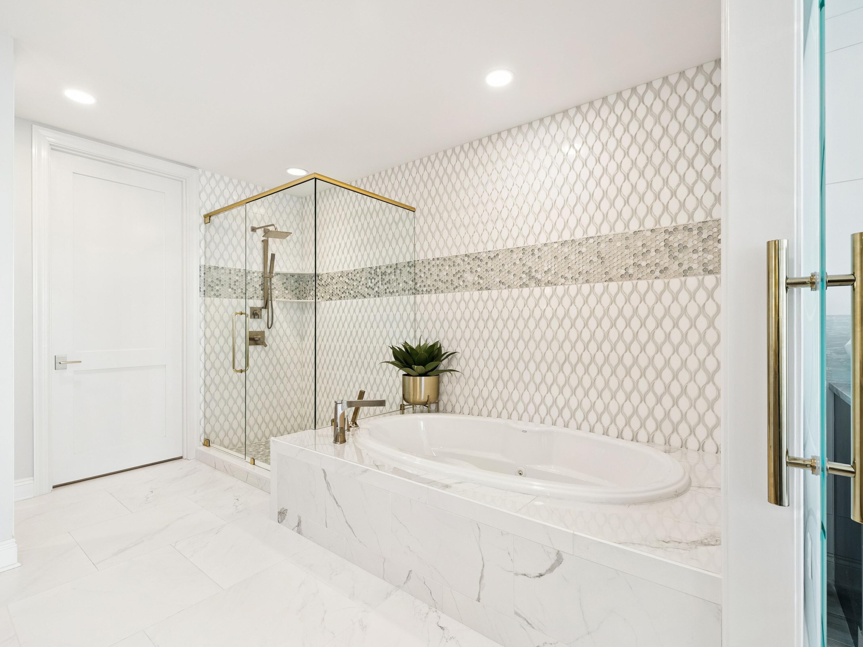 4463 W County Highway 30A UNIT 302