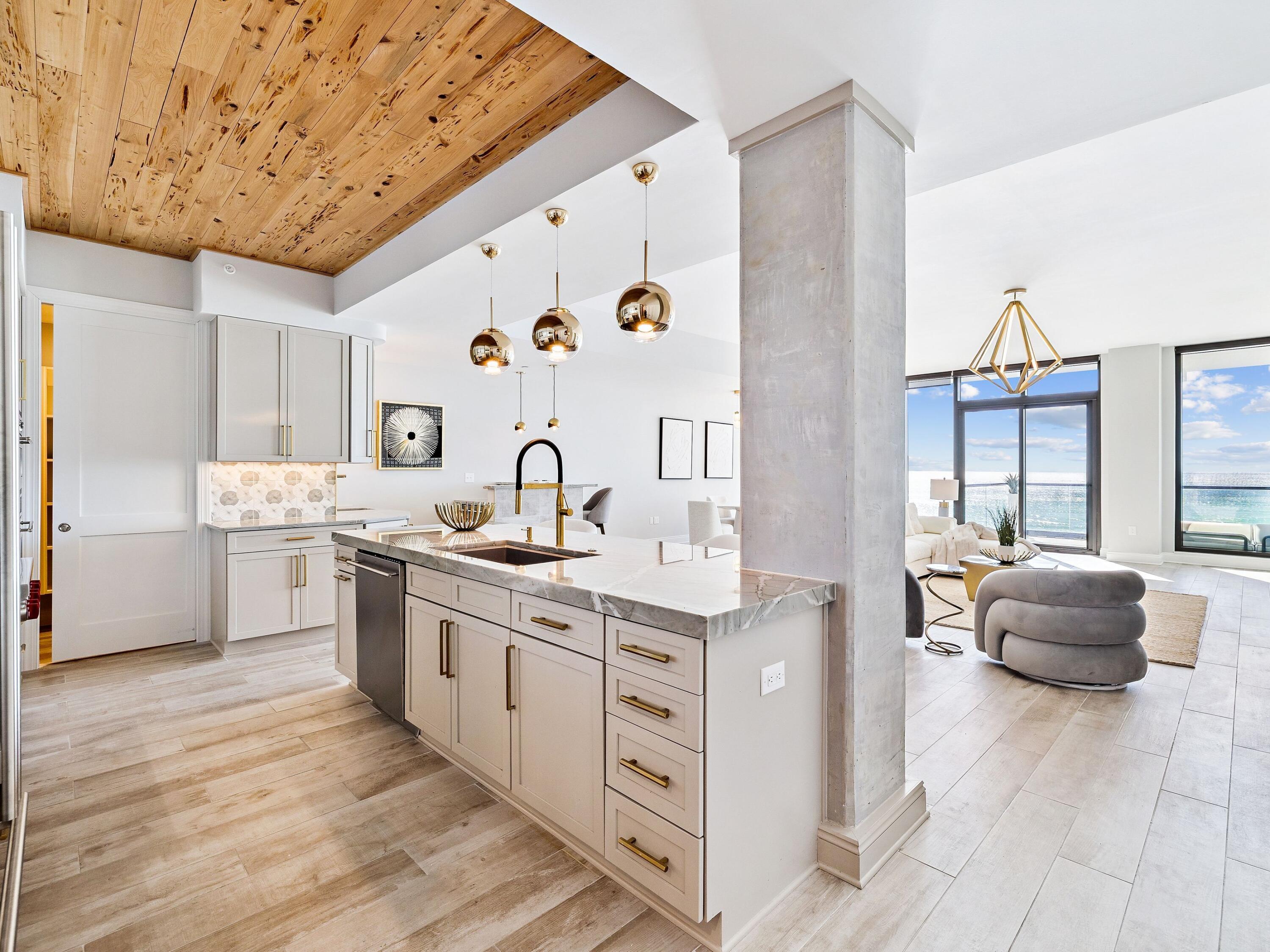 4463 W County Highway 30A UNIT 302