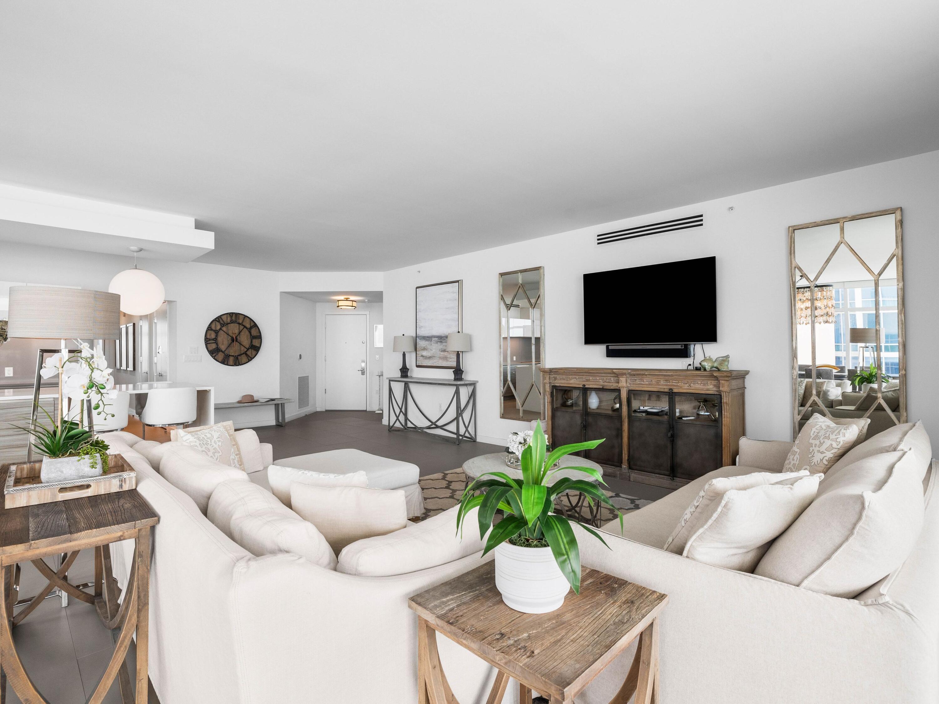 1900 Scenic Hwy 98 902