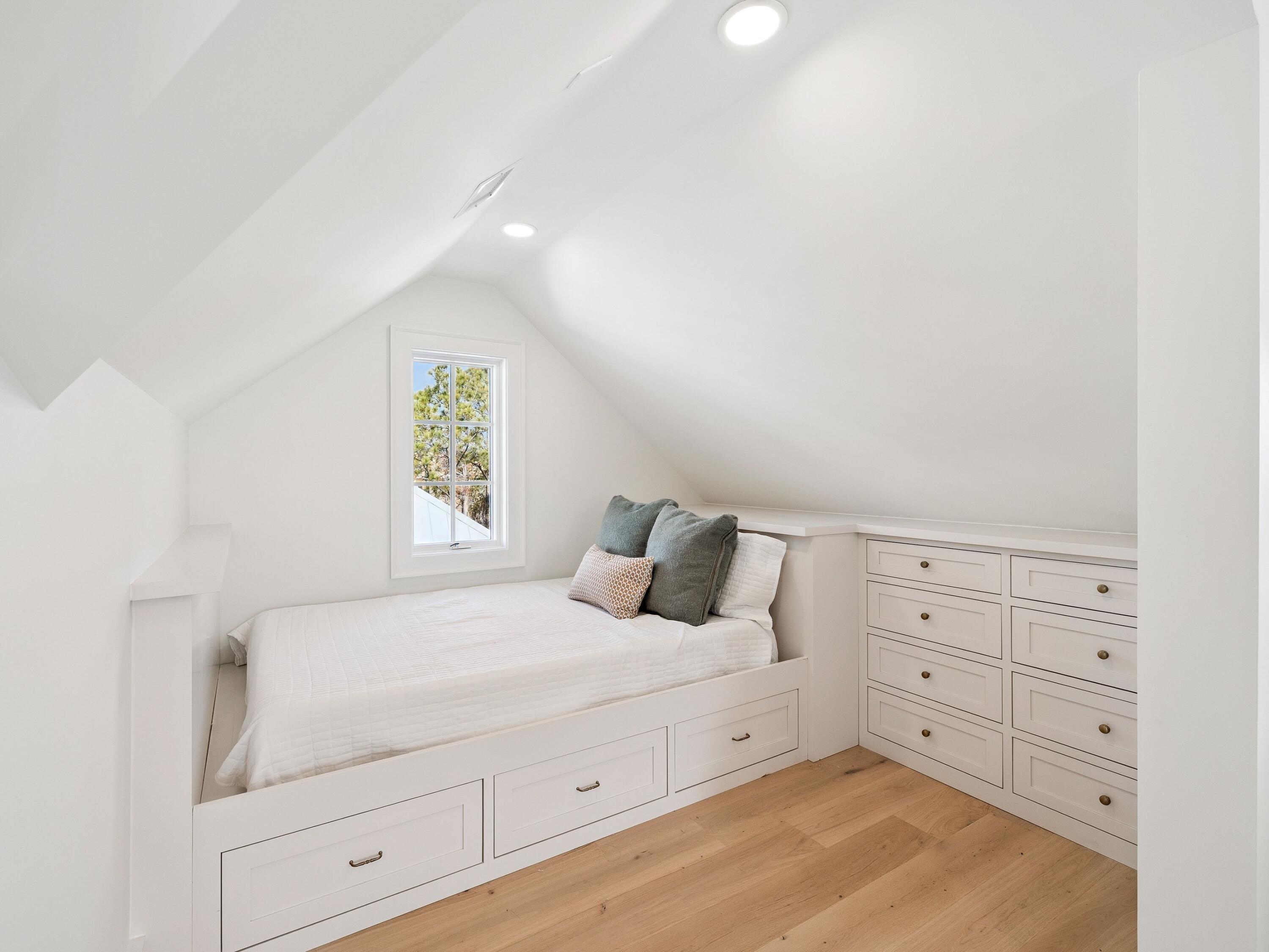 34 Climbing Rose Way