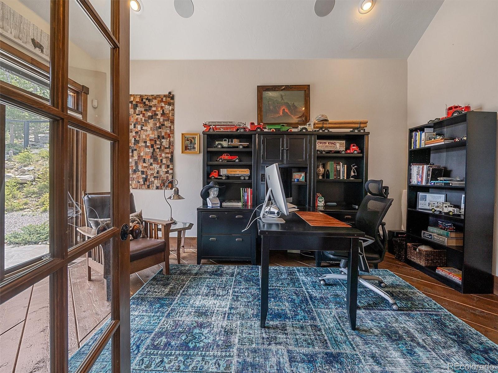 221 Halter Way
