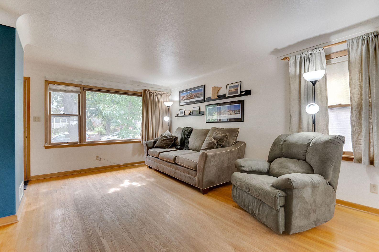 127 Cook Avenue E