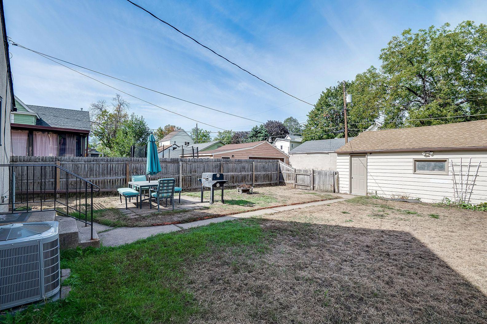 127 Cook Avenue E