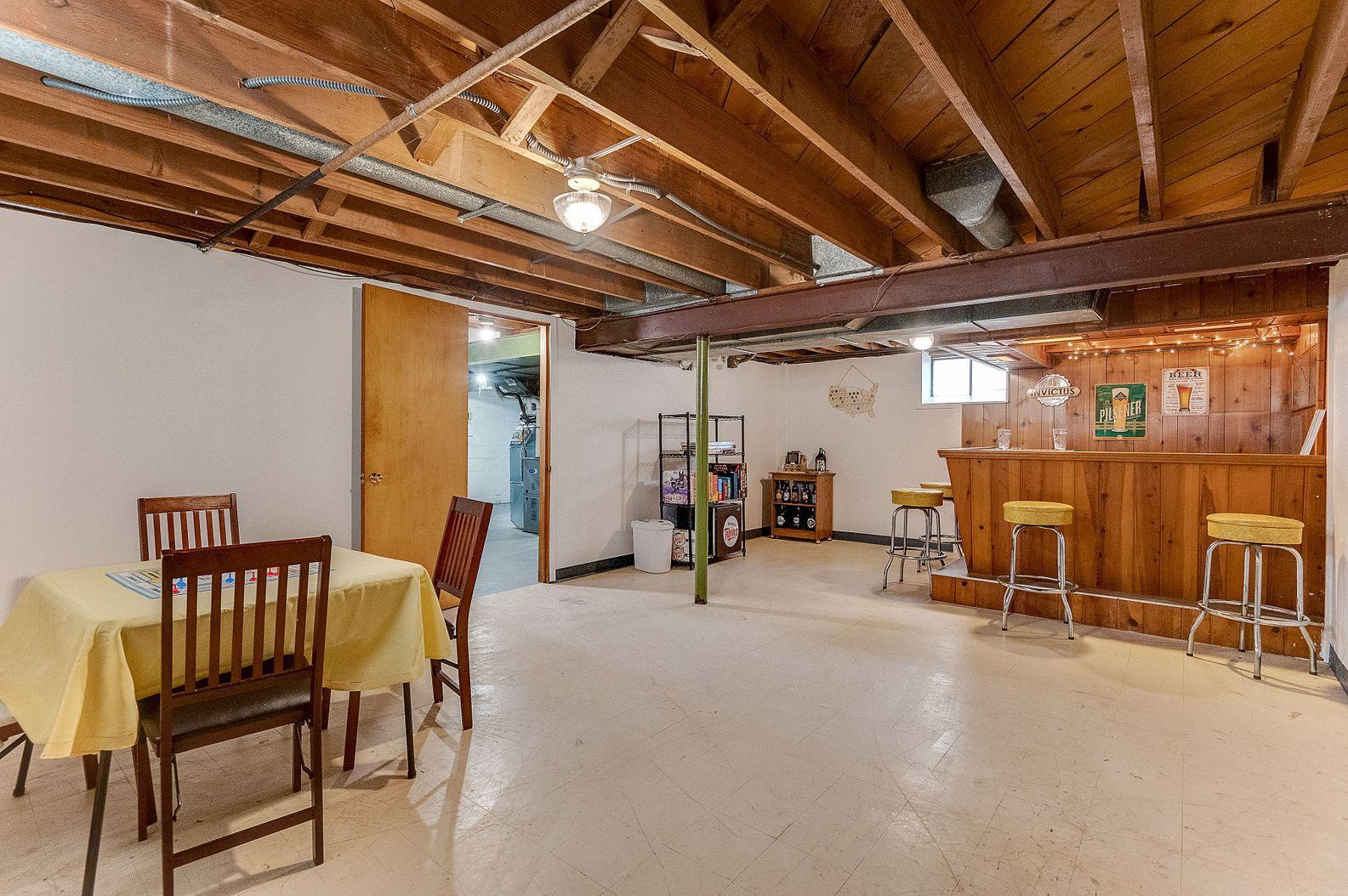 127 Cook Avenue E