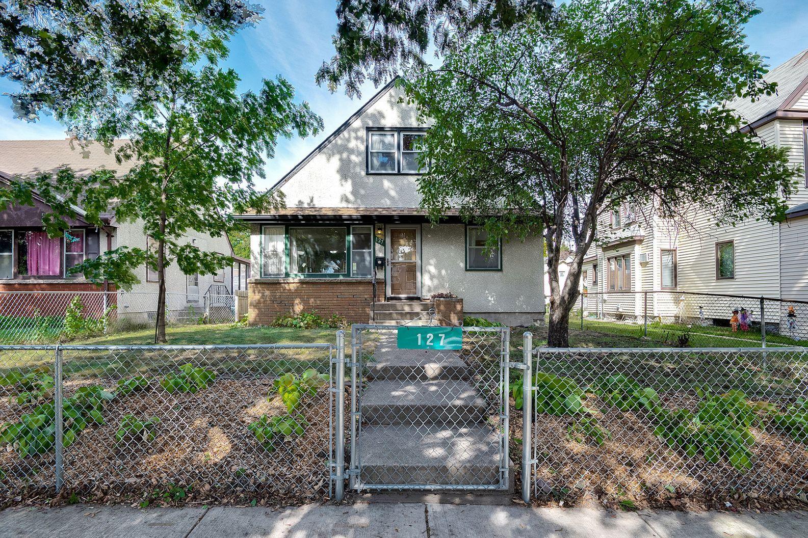 127 Cook Avenue E