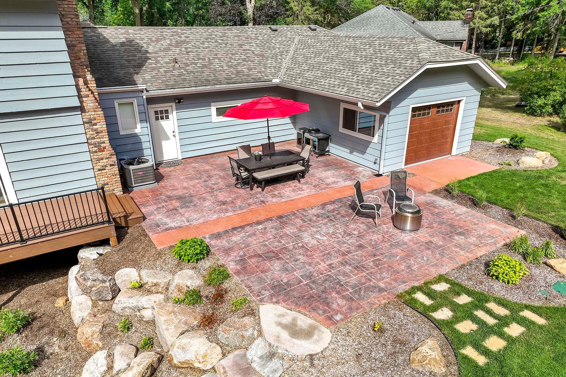 2833 Mayfield Road