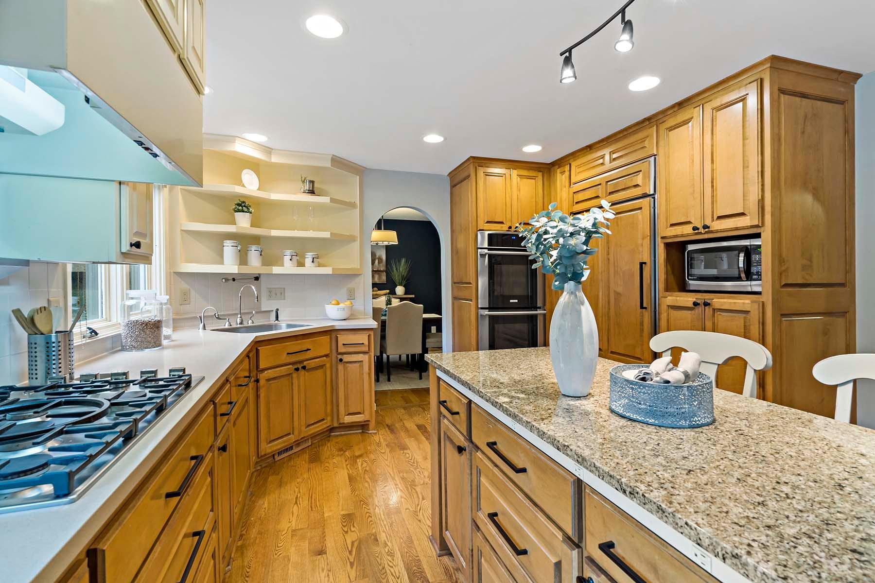 2833 Mayfield Road