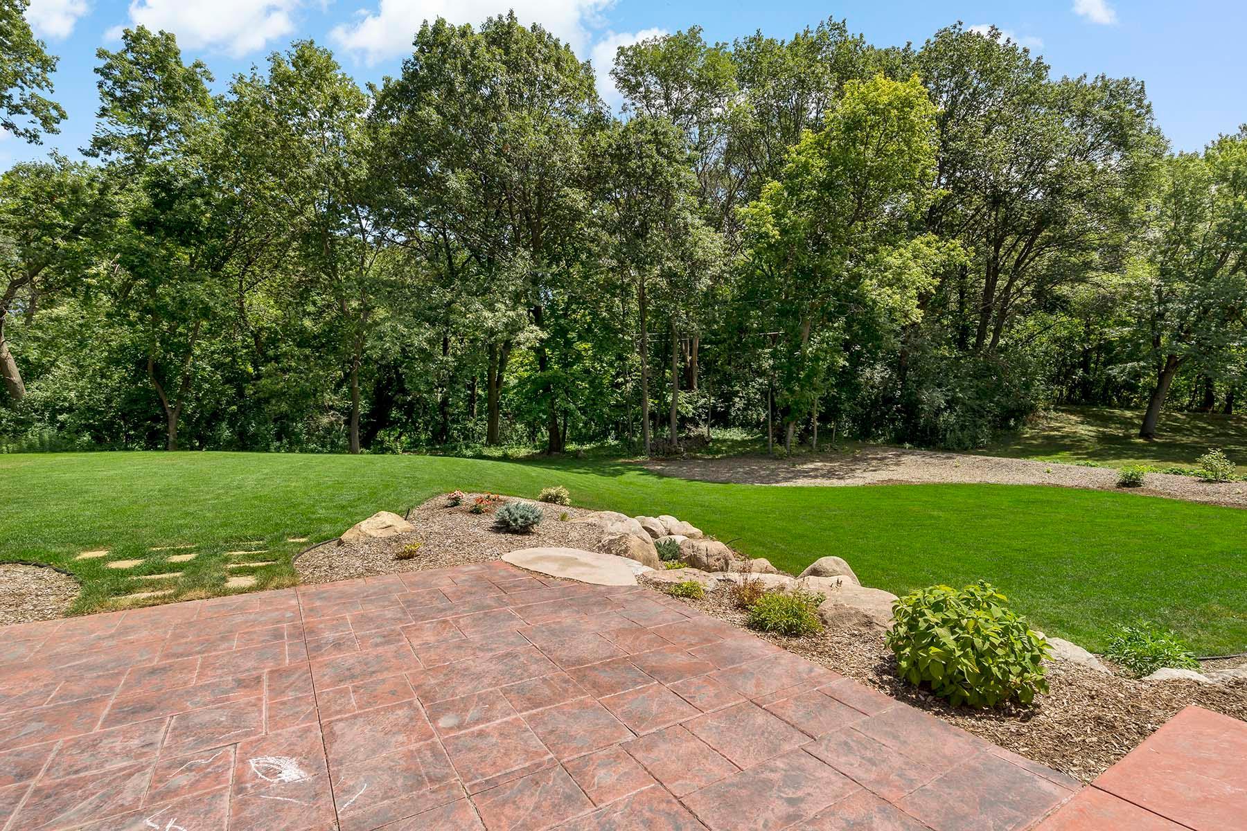 2833 Mayfield Road