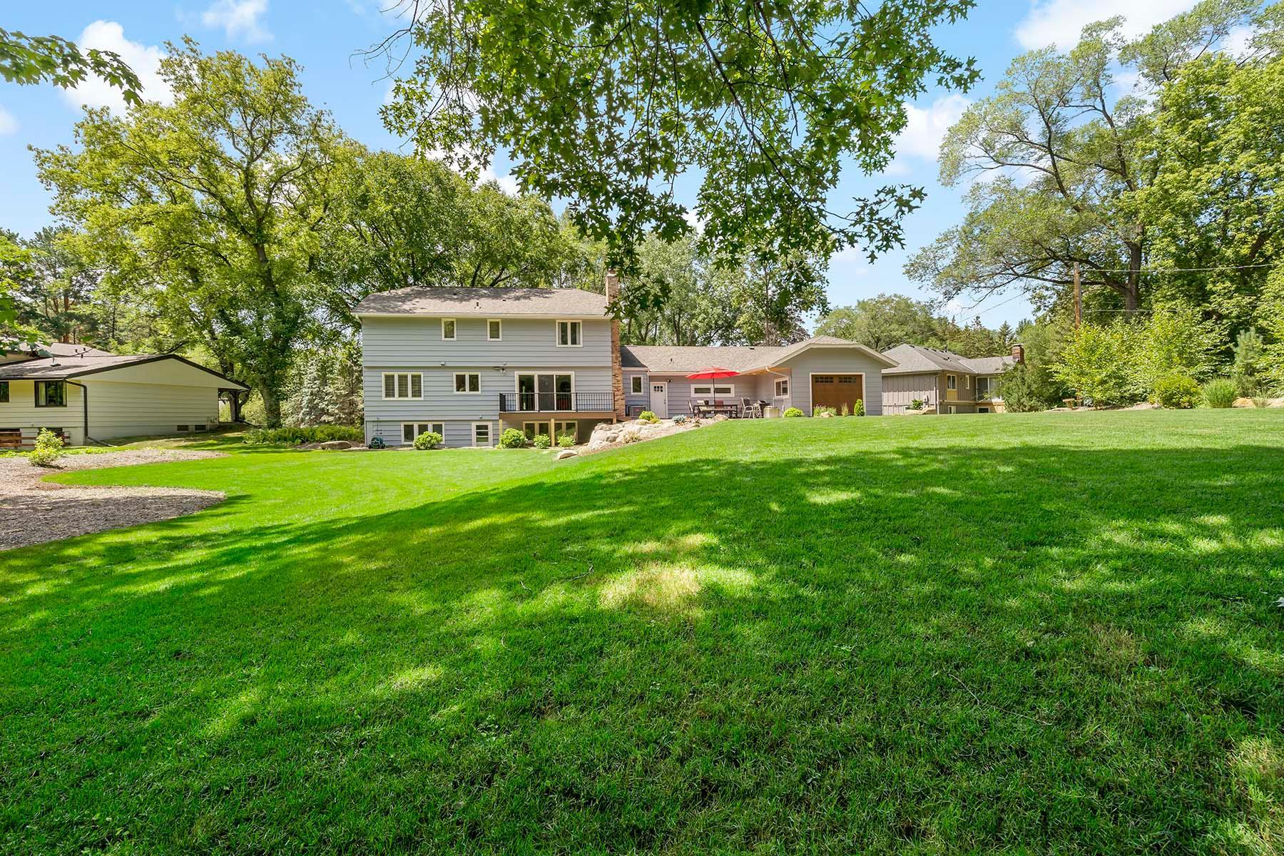 2833 Mayfield Road