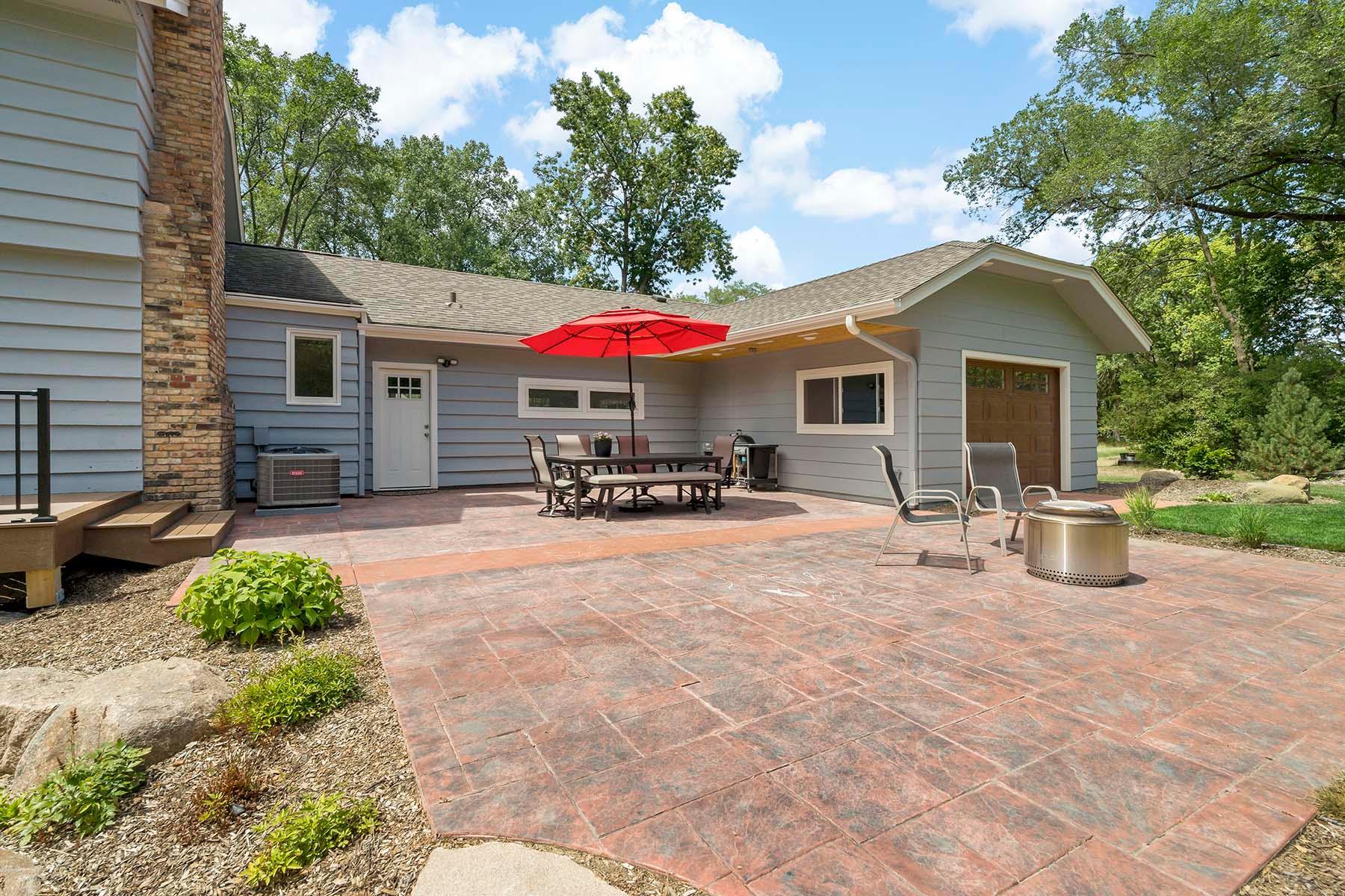 2833 Mayfield Road