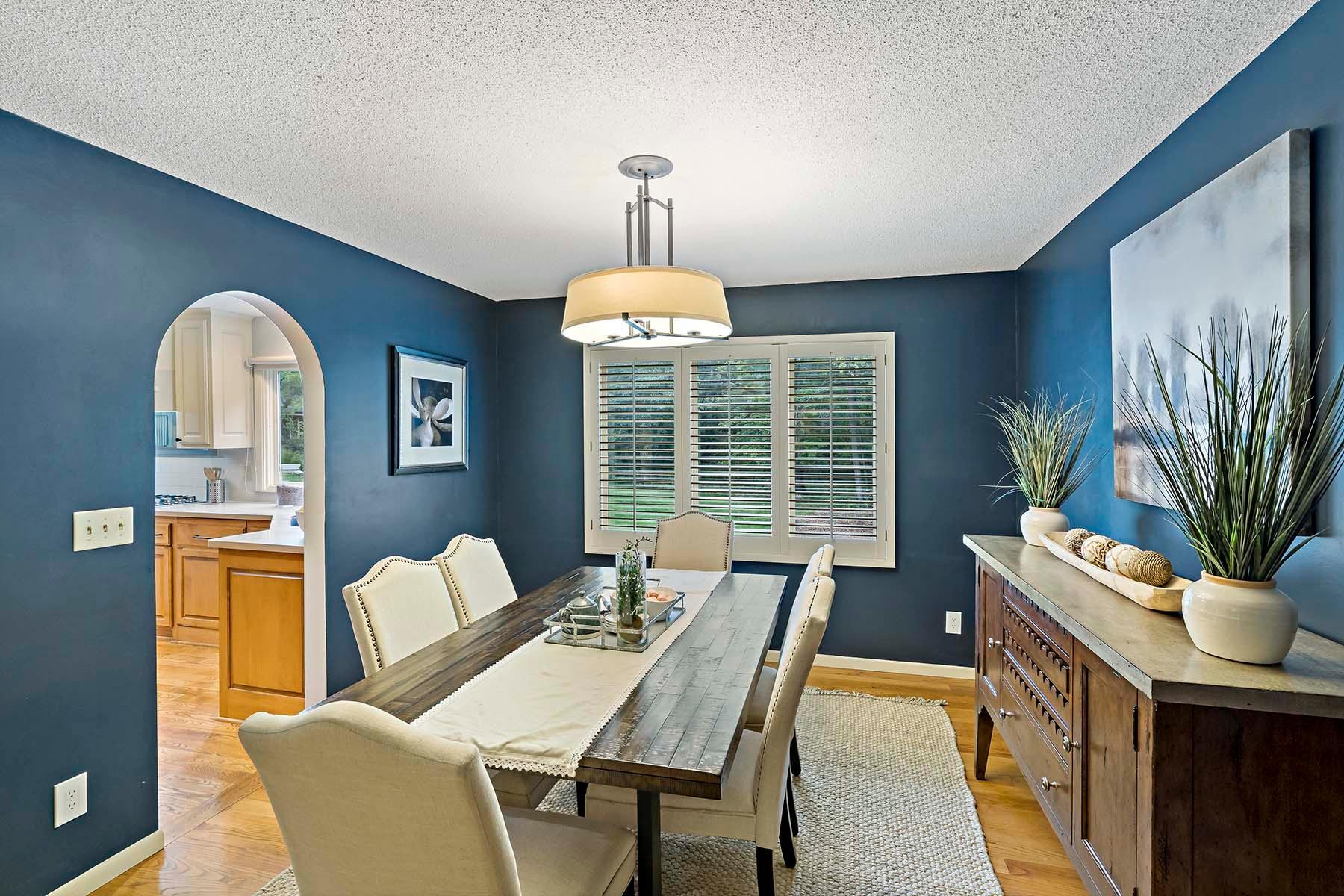 2833 Mayfield Road