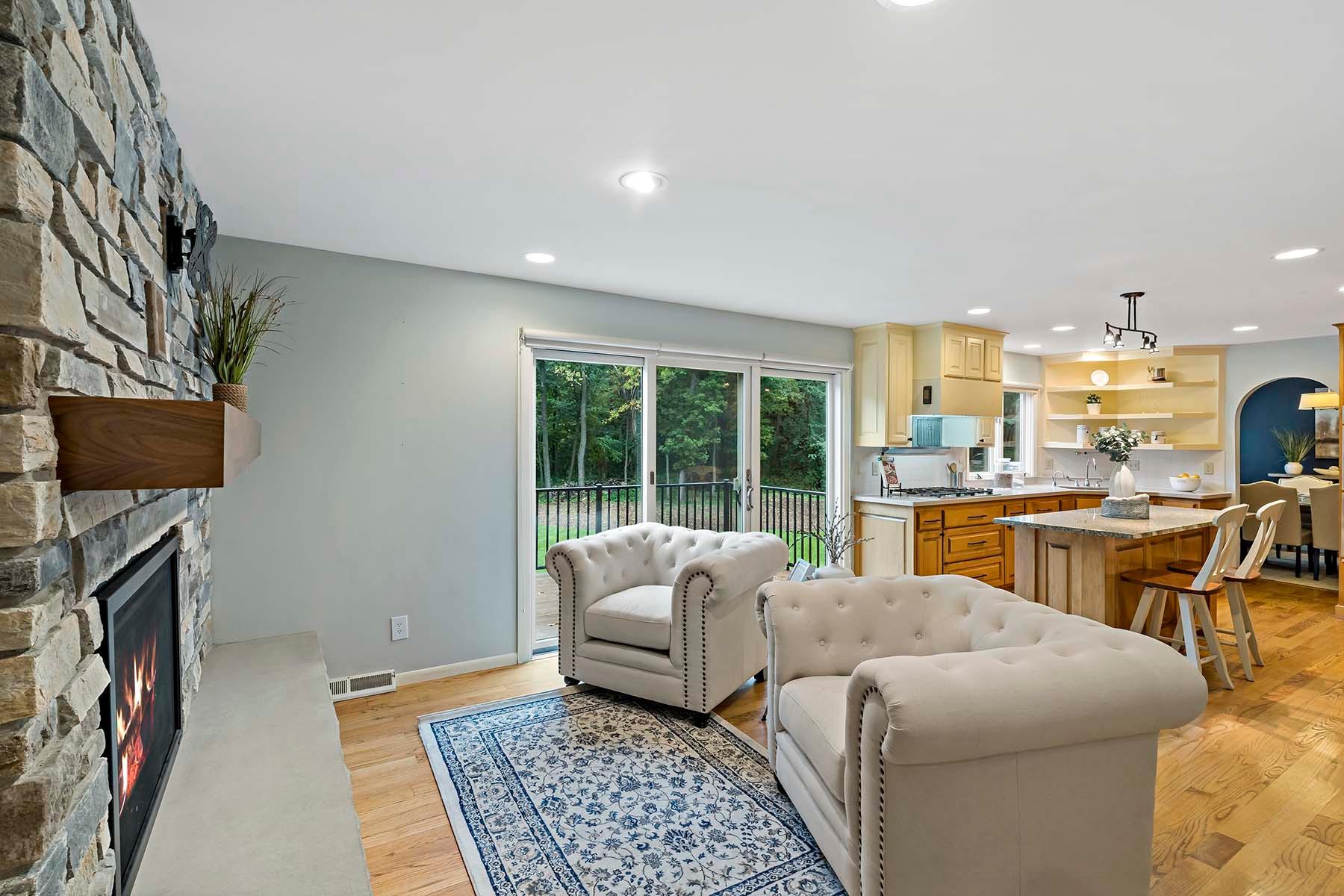 2833 Mayfield Road