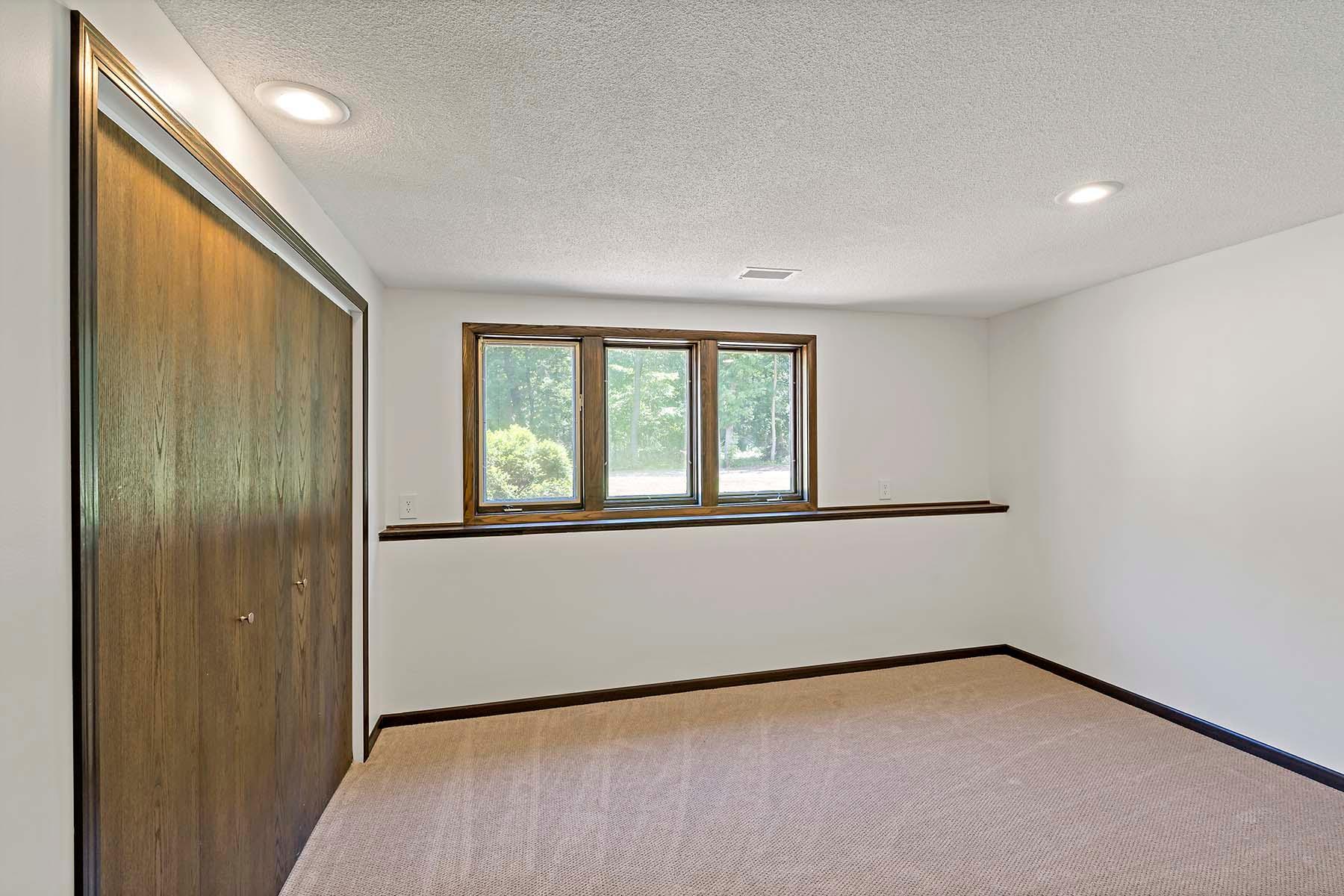 2833 Mayfield Road