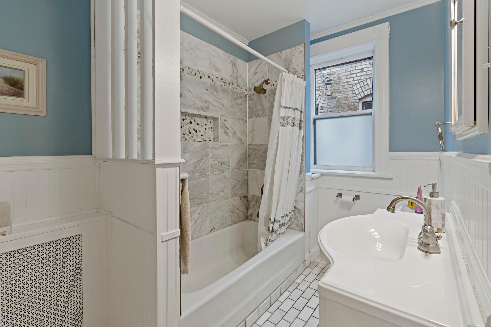 2538 Humboldt Avenue S Unit: 5