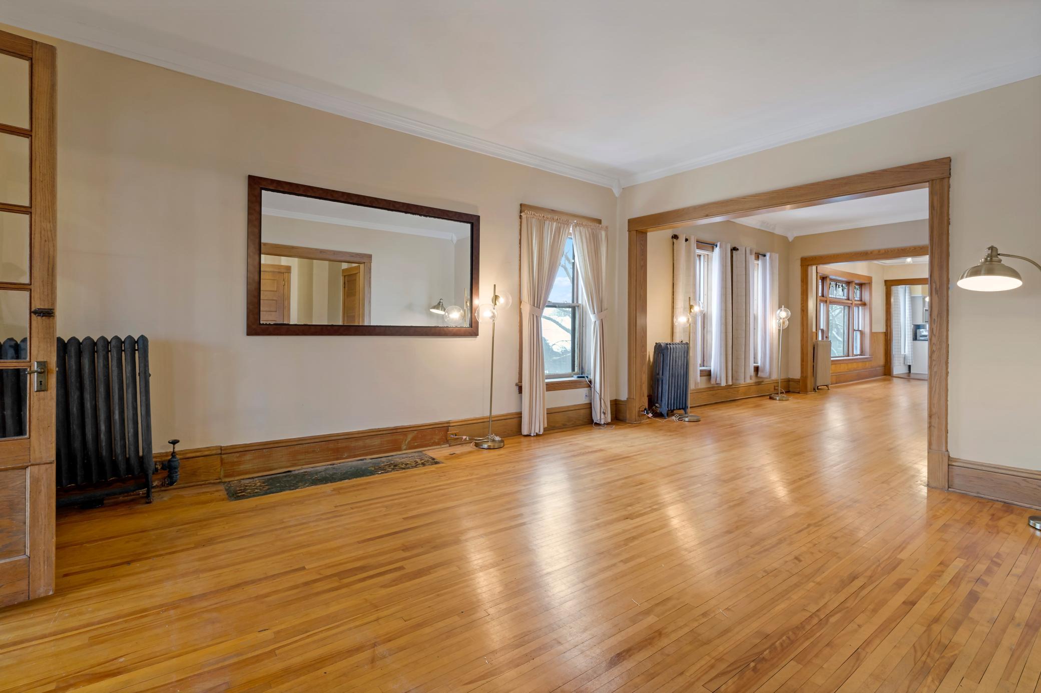 2538 Humboldt Avenue S Unit: 5