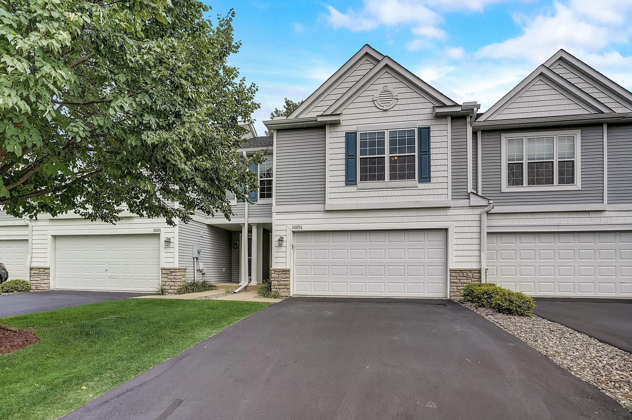 10656 Pond Curve
