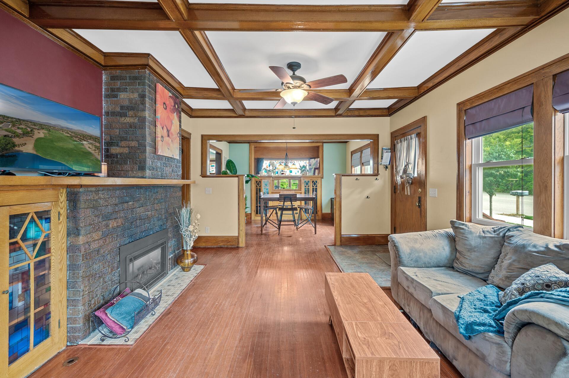 525 Main Street S
