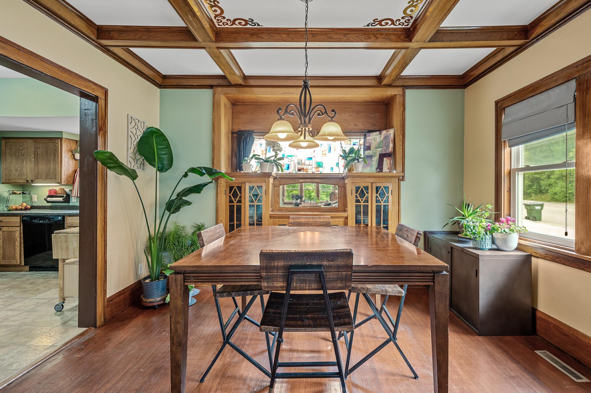 525 Main Street S