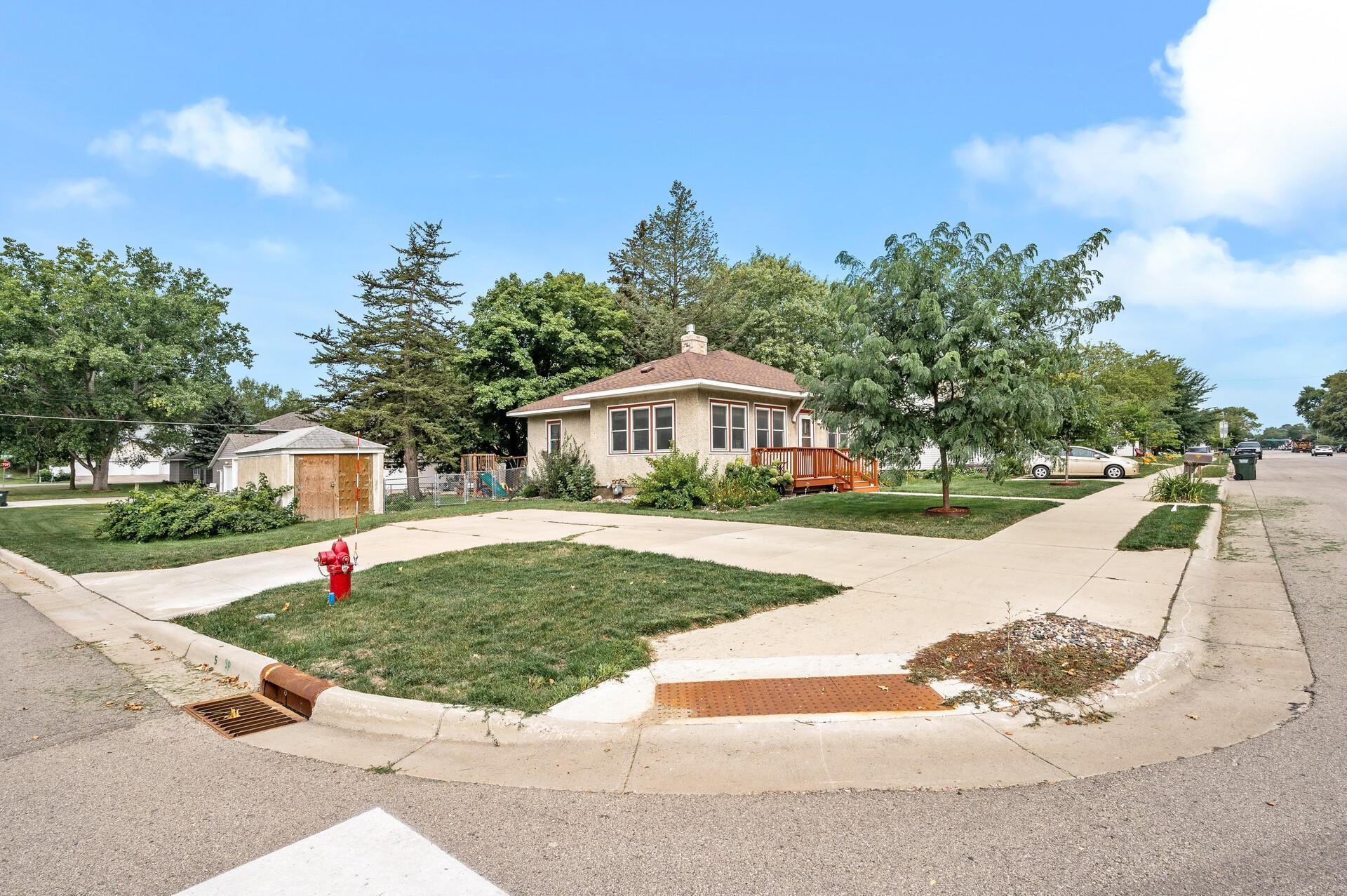 525 Main Street S