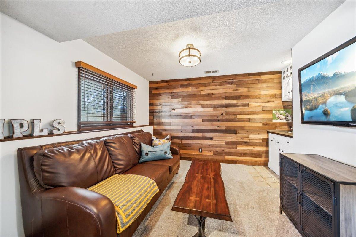 1405 W 137th Street