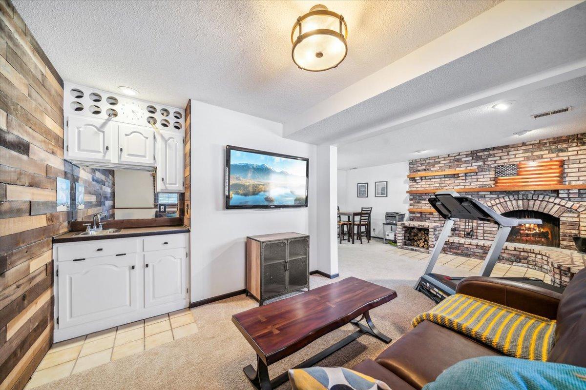 1405 W 137th Street