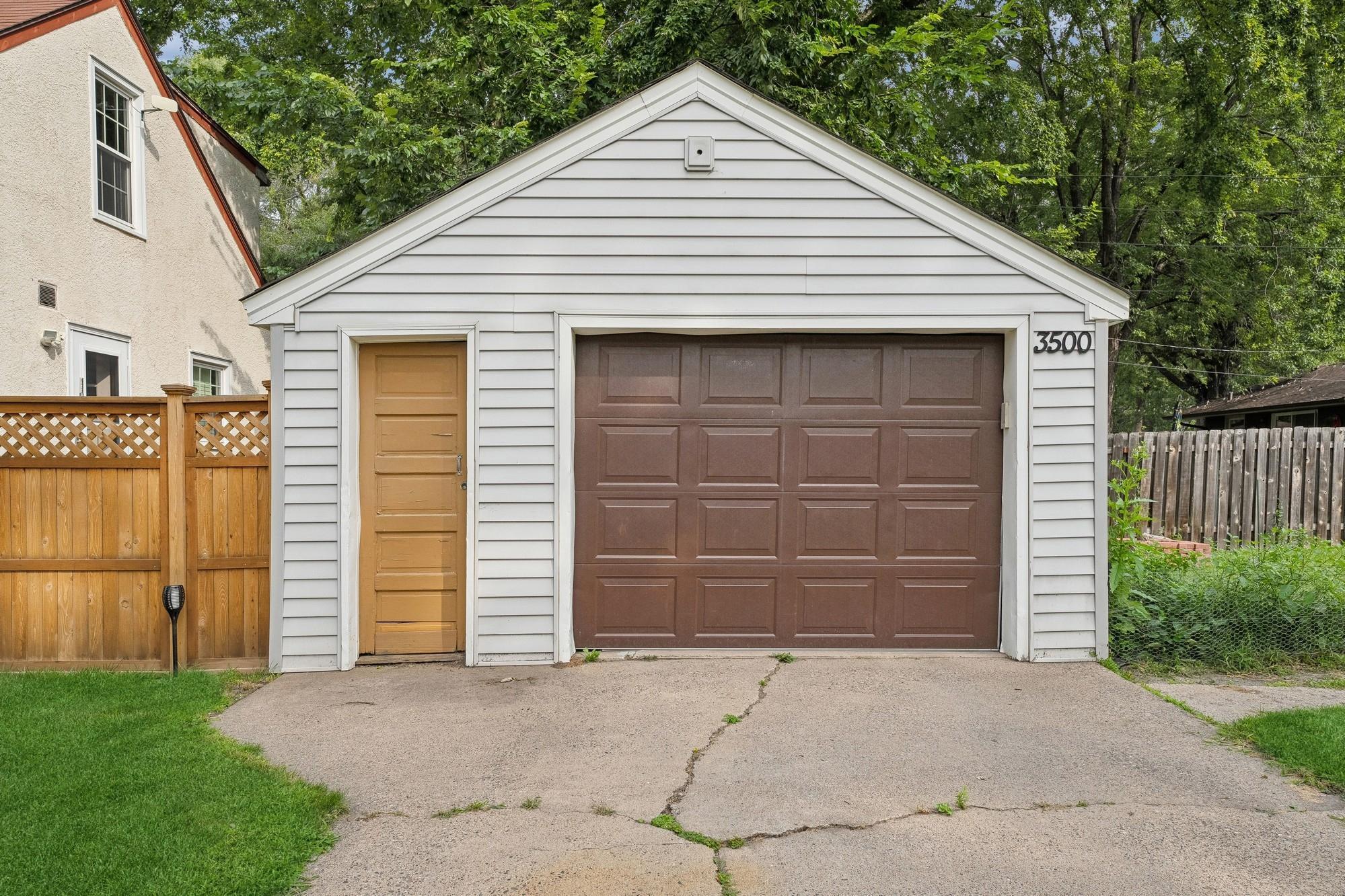3500 Spain Place