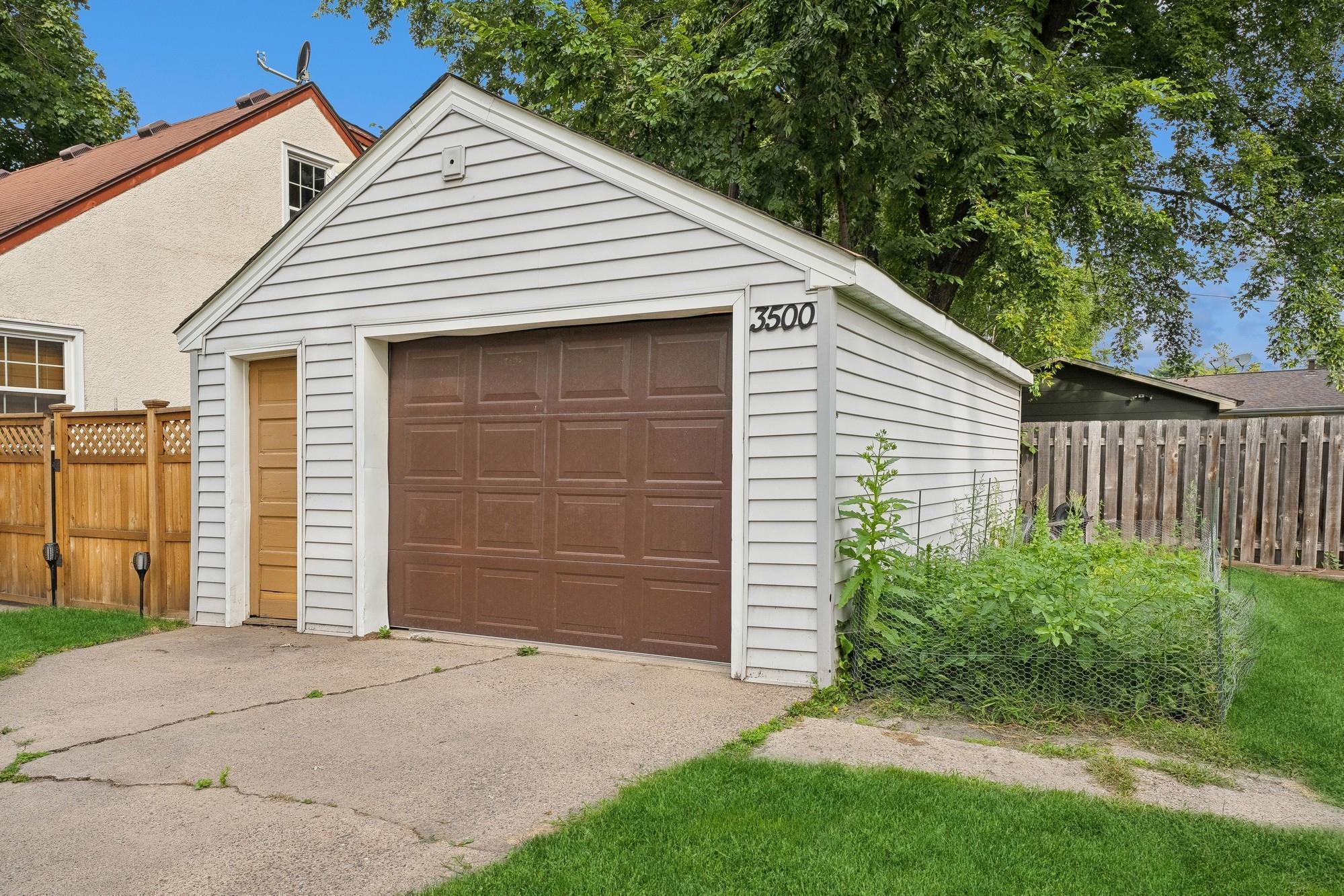 3500 Spain Place