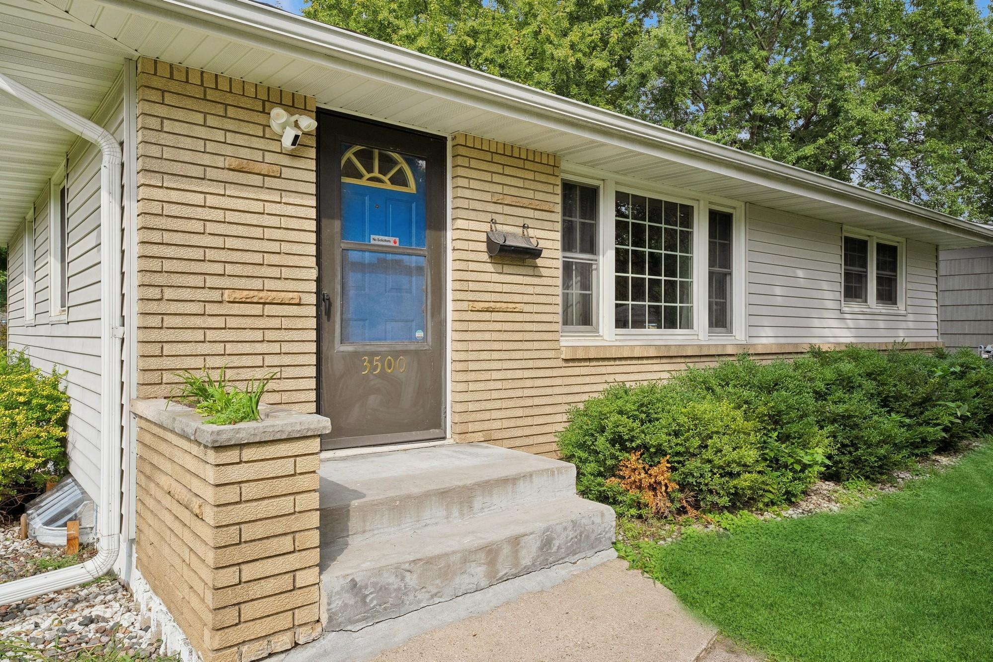 3500 Spain Place