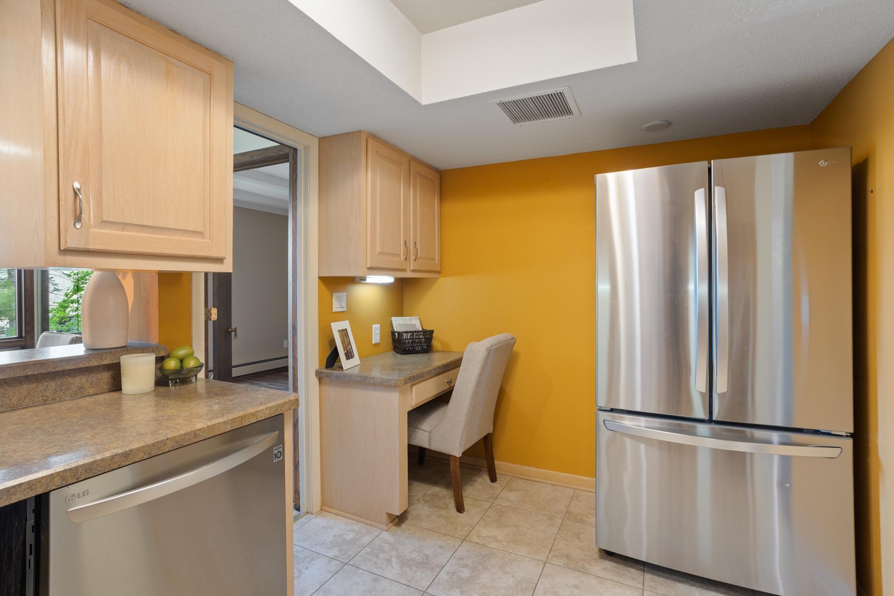 6085 Lincoln Drive Unit: 222