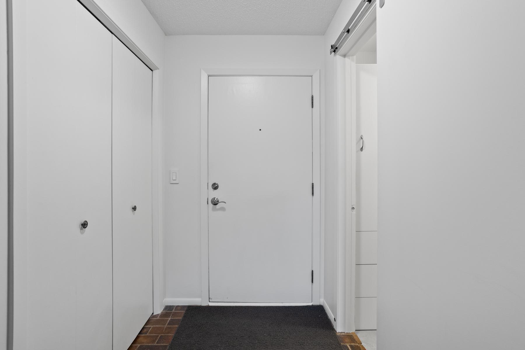 6085 Lincoln Drive Unit: 222