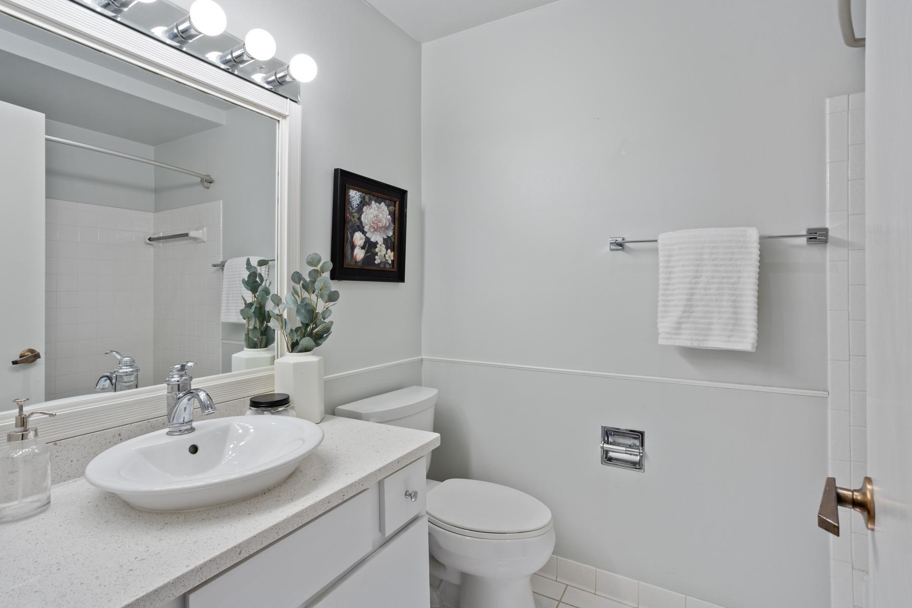 6085 Lincoln Drive Unit: 222