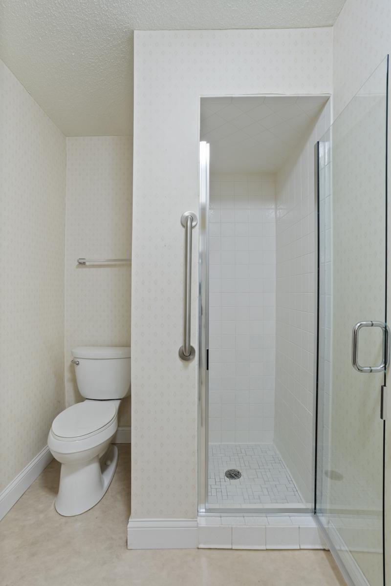 6085 Lincoln Drive Unit: 222