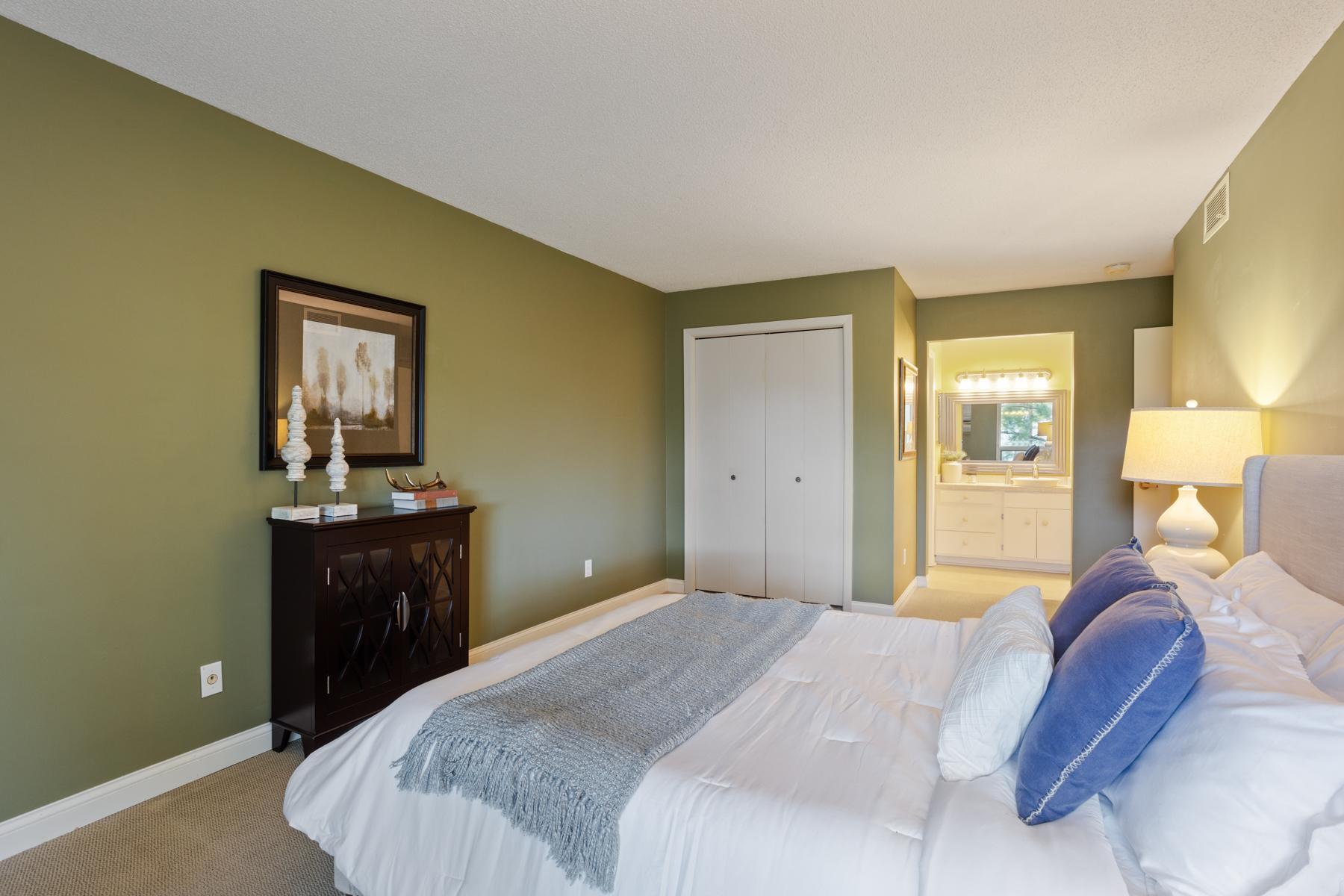 6085 Lincoln Drive Unit: 222