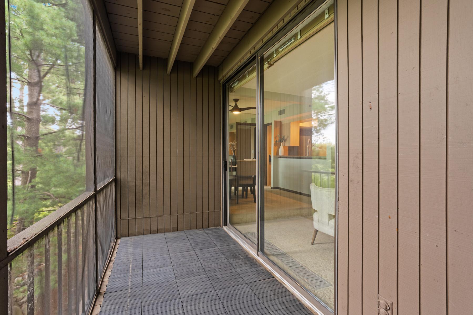 6085 Lincoln Drive Unit: 222