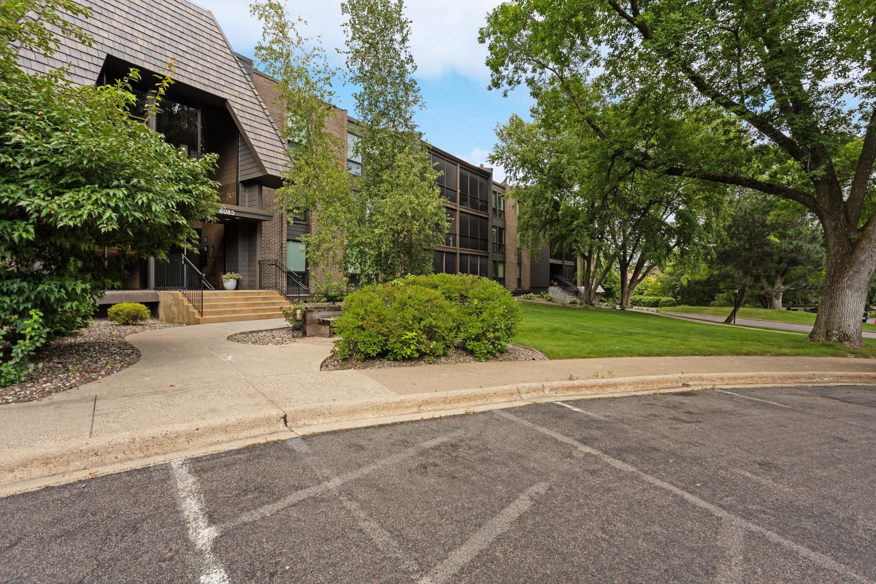 6085 Lincoln Drive Unit: 222