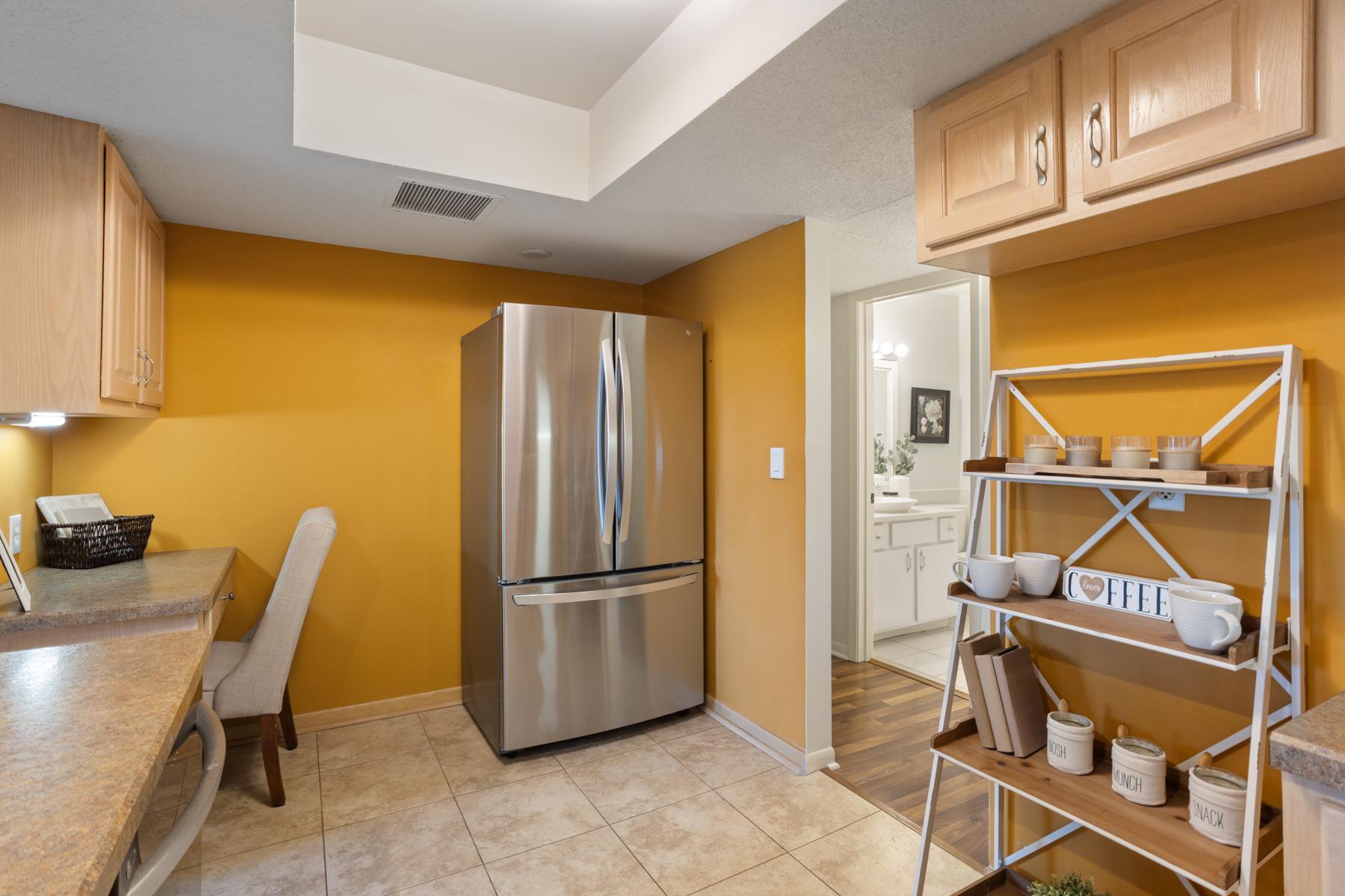 6085 Lincoln Drive Unit: 222