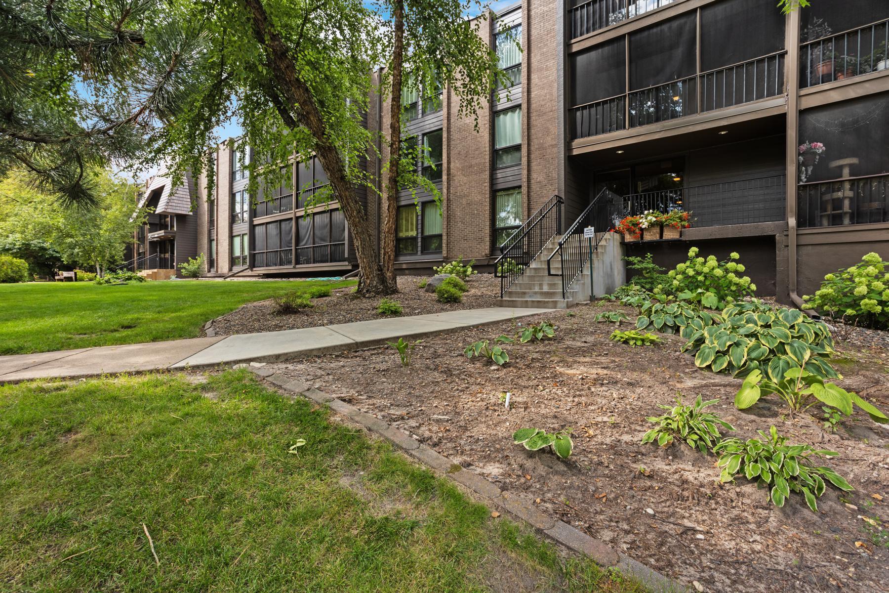 6085 Lincoln Drive Unit: 222