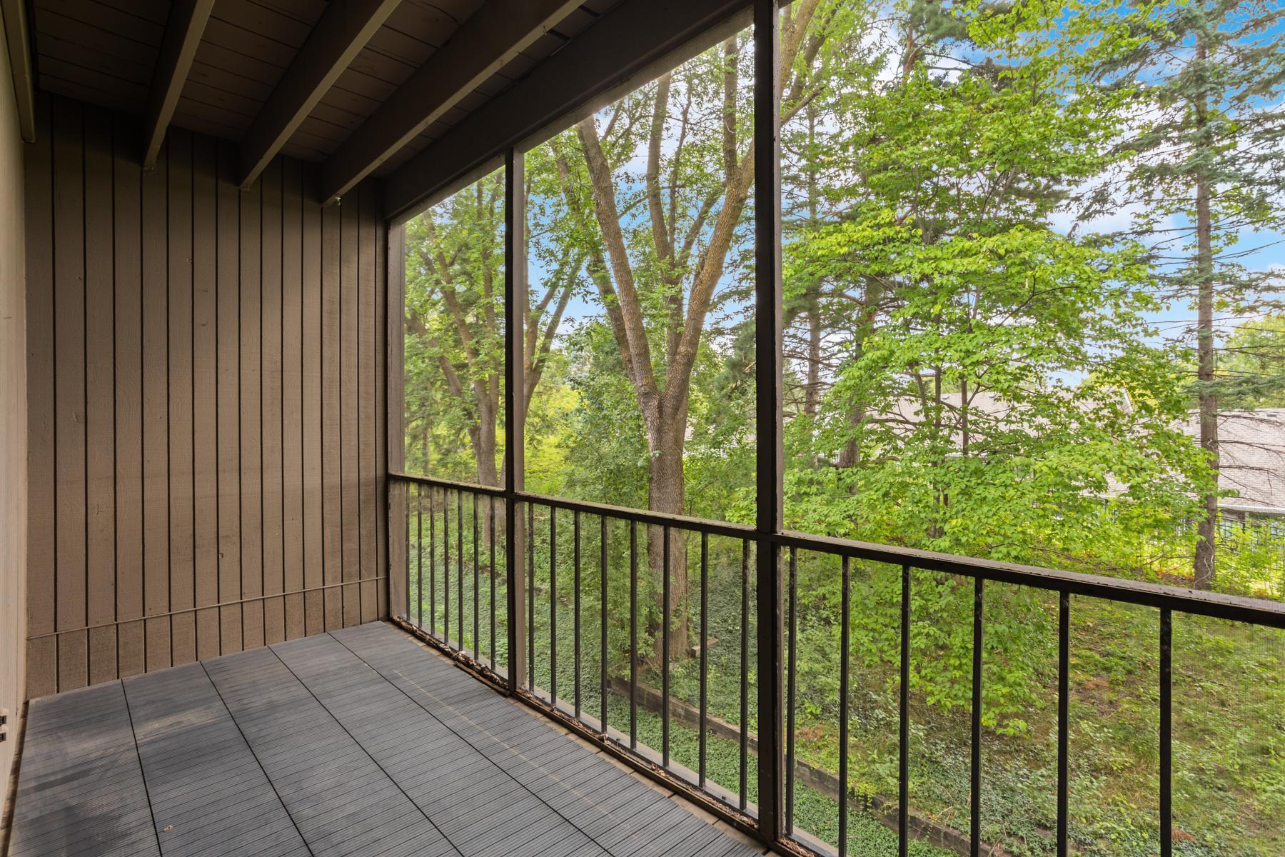 6085 Lincoln Drive Unit: 222