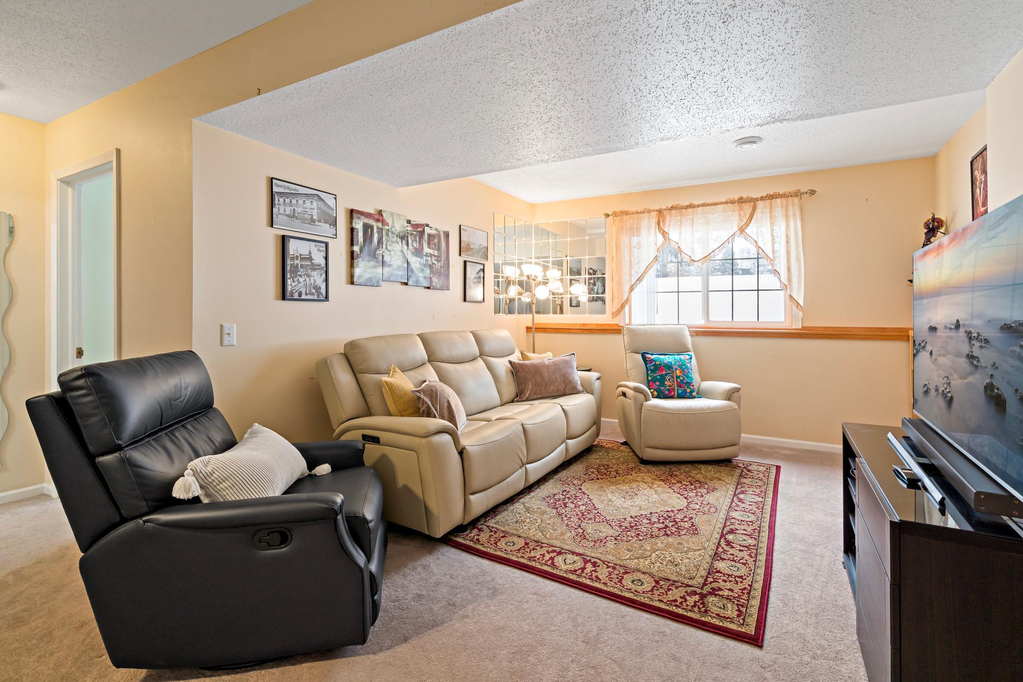 3690 Commonwealth Road