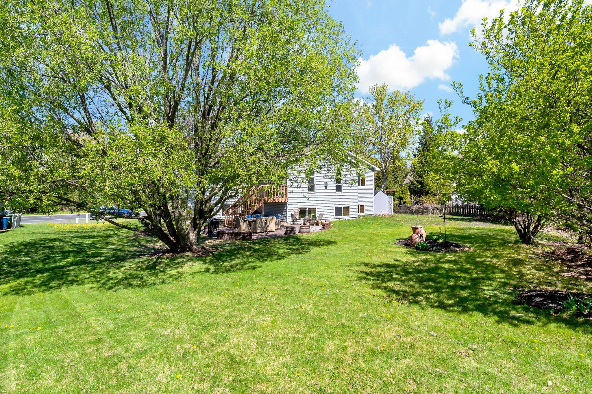 8600 Pineview Lane N