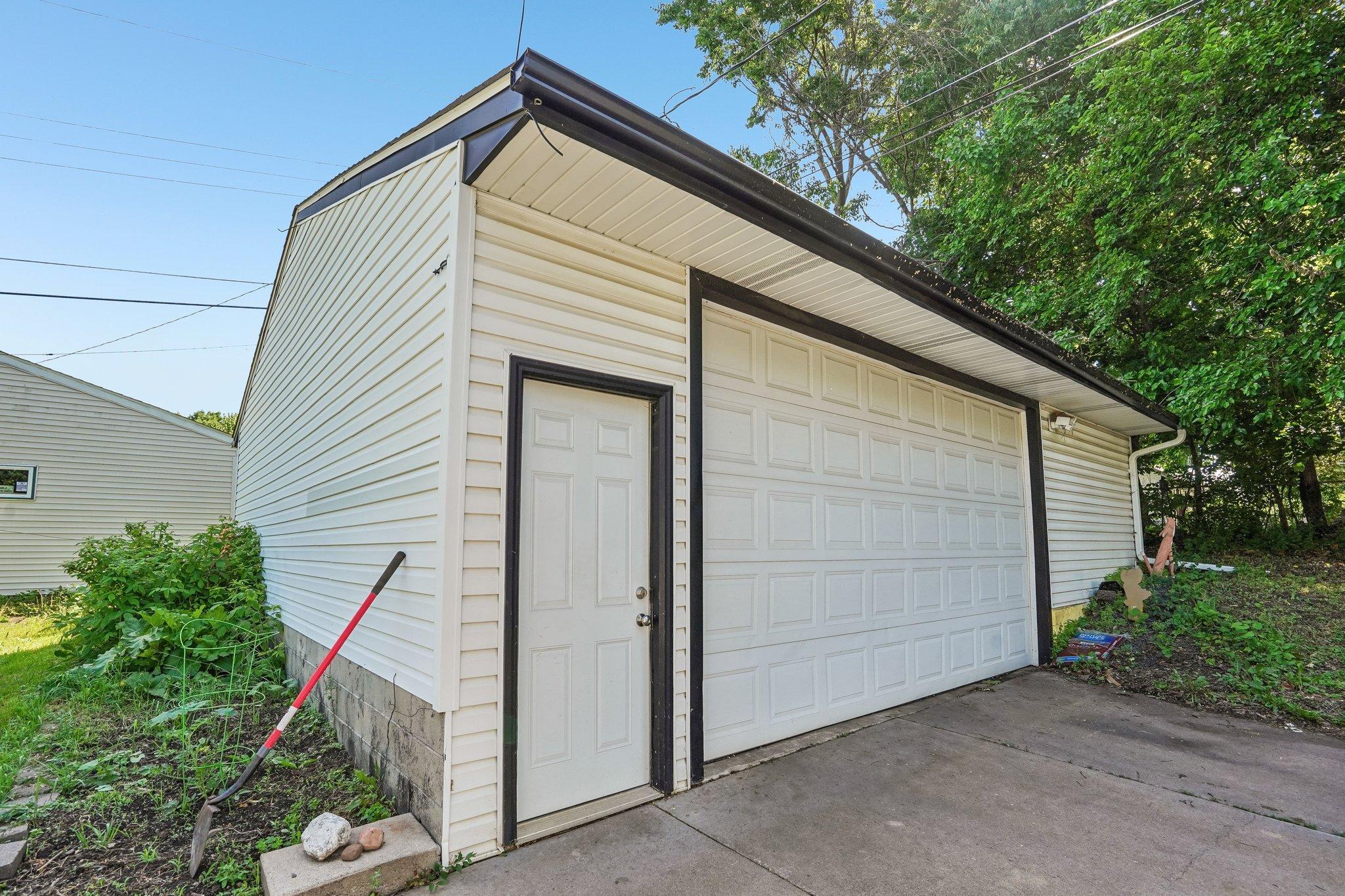 302 Wyoming Street E