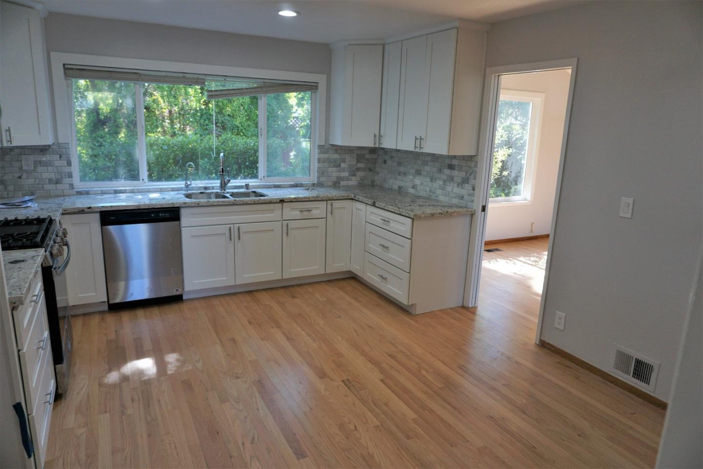 1648 Mariani DR