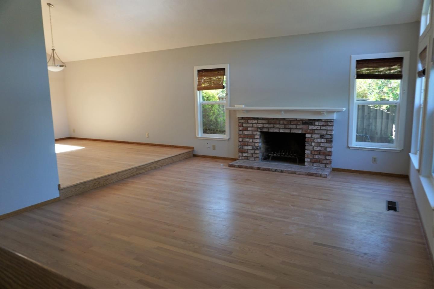 1648 Mariani DR