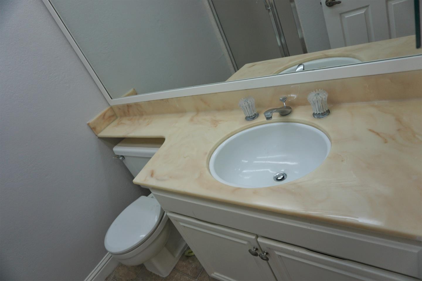 1648 Mariani DR