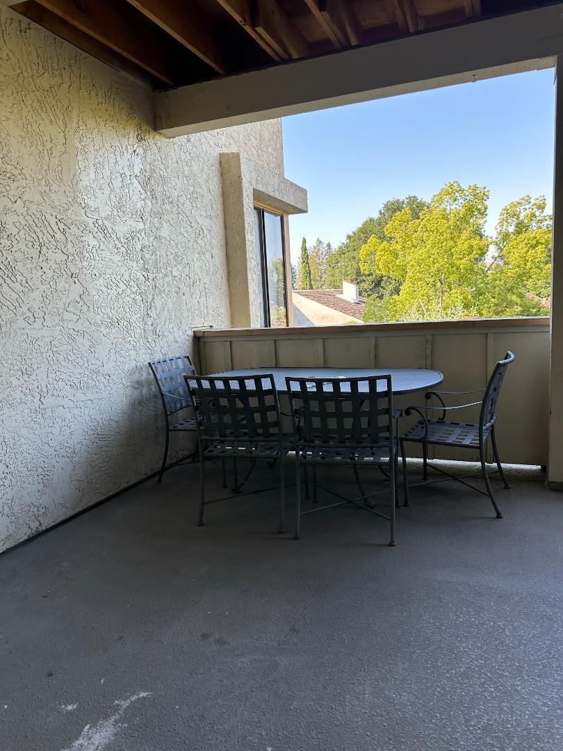 440 Cesano CT 208