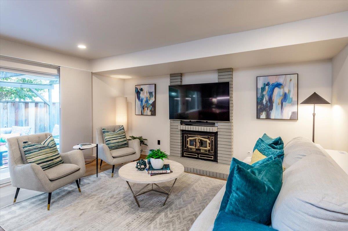 7117 Point Dunes CT