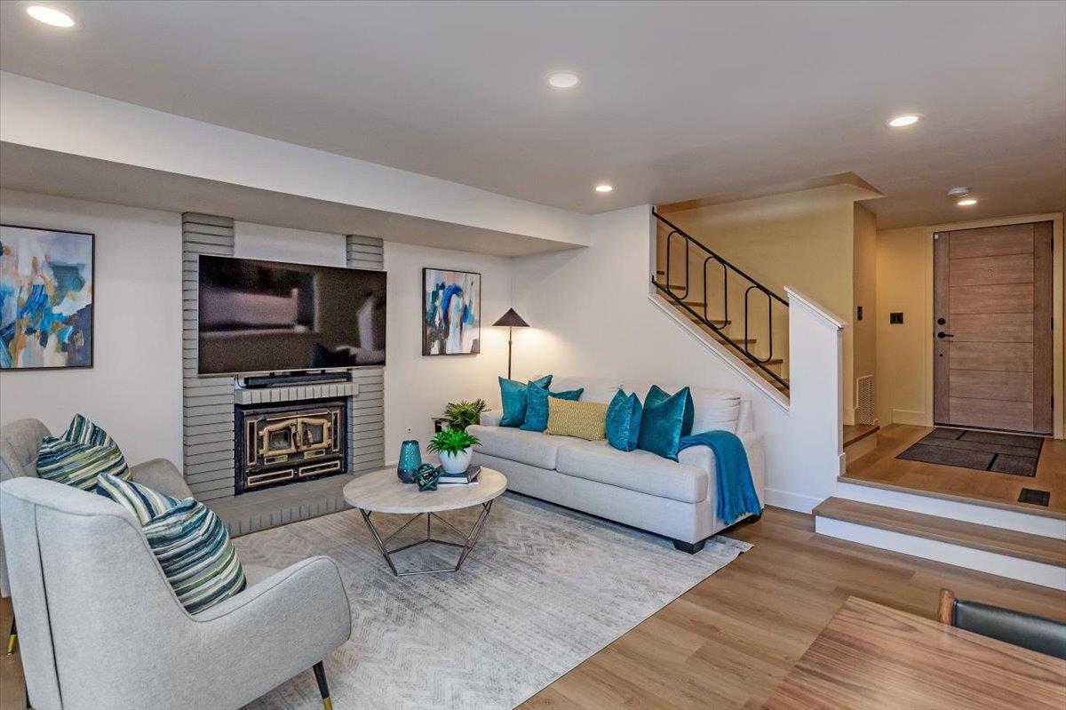 7117 Point Dunes CT